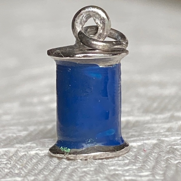 VTG I Spool of Blue Thread Sterling Charm - Picture 2 of 14